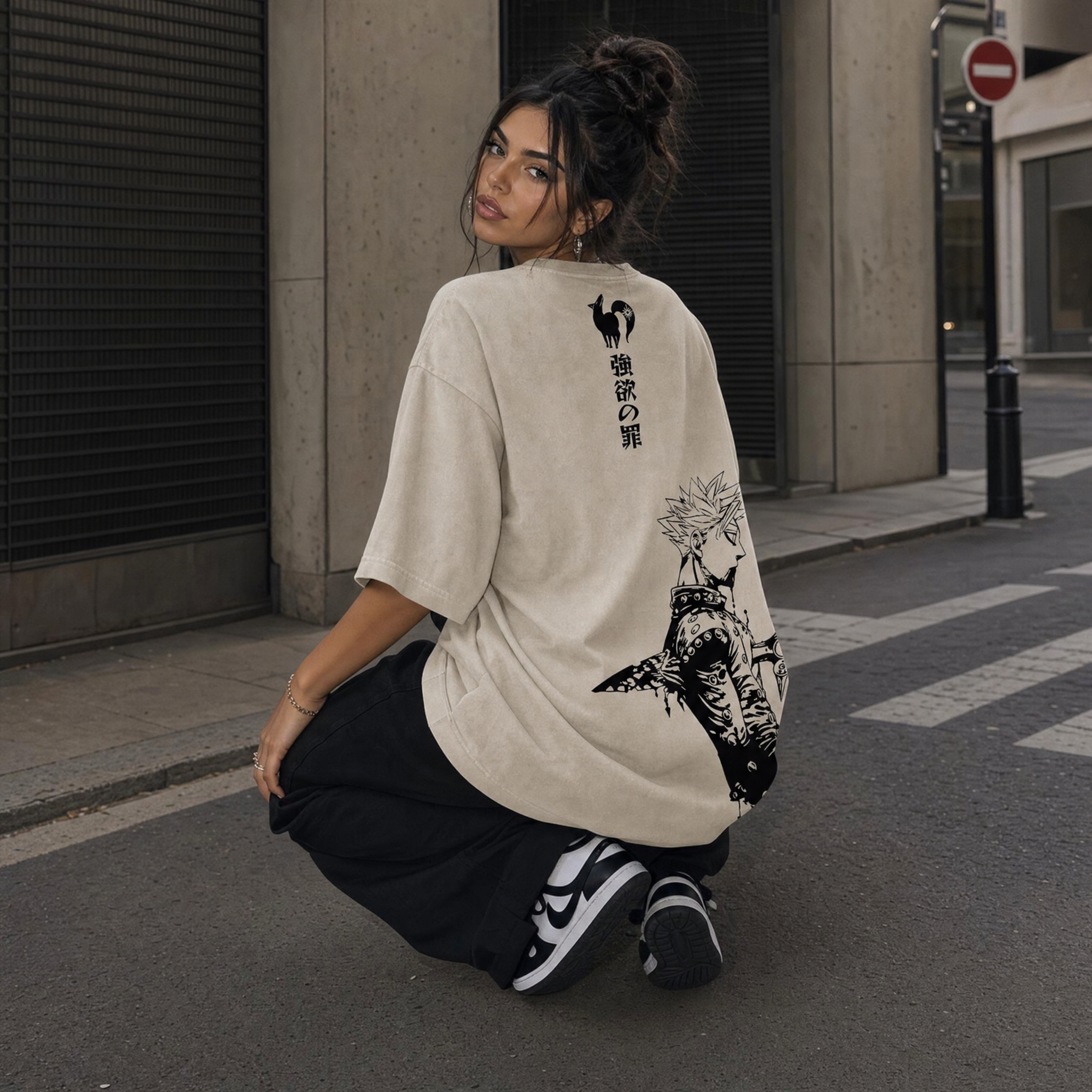 Crown & Claws Oversize Vintage Tee